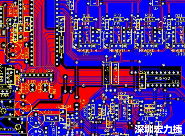 一般產(chǎn)品的PCB設(shè)計，多數(shù)先決定元件布局，再進行線路連接，于元件位置就先改善干擾問題，再從線路細節(jié)著手改善產(chǎn)品。